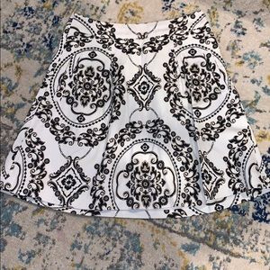 White house black market skirt. Size 00